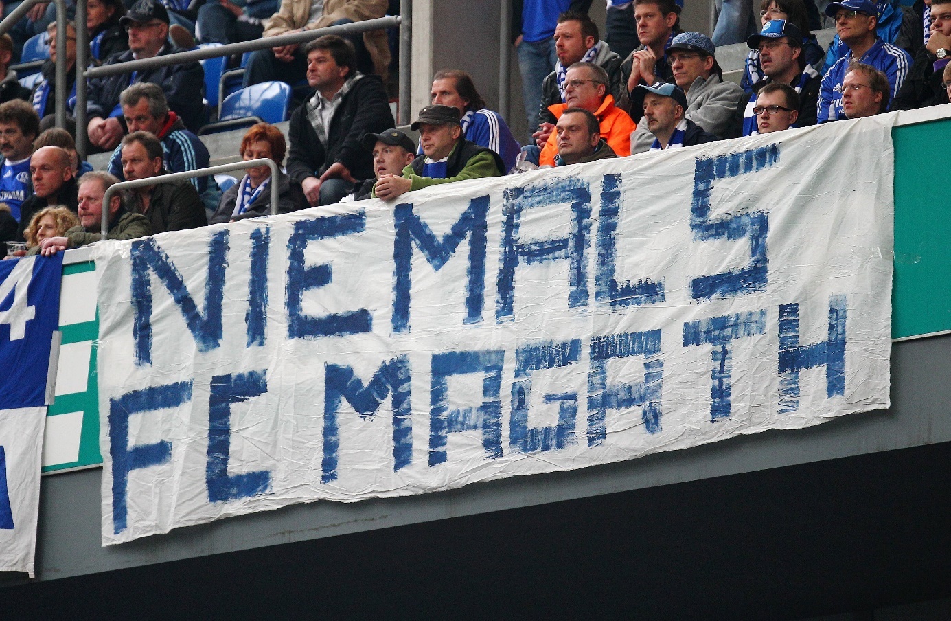 Union-Fans zum Gedenken an Reinhard Lauck. Foto: Imago Images/Matthias Koch